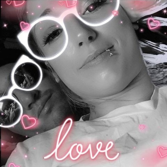 Meet your Posher, Ashley - Picture 1 of 1